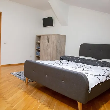 Kostyushka Apartment *