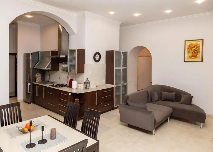 Kostyushka شقة إلفيف