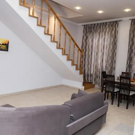 Kostyushka Apartment *